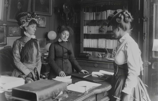 Les femmes dans l’ombre des archives : comment les rendre visibles en généalogie