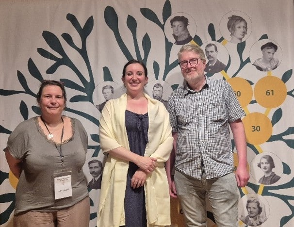 Laetitia Macler et Christophe Heitzmann, organisateurs du salon Suisse de Fontenais, avec Mathilde Morin